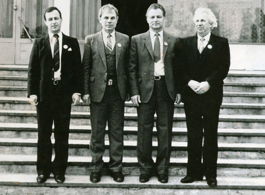 первые директора (слева направо) Михаил Гольцман, Эдуард Голушко, Антон Букач, Петр Сазоненко