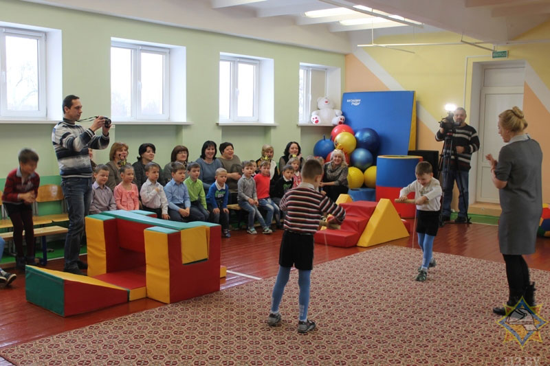 Спасатели в гостях у воспитанников Кобринского детского дома