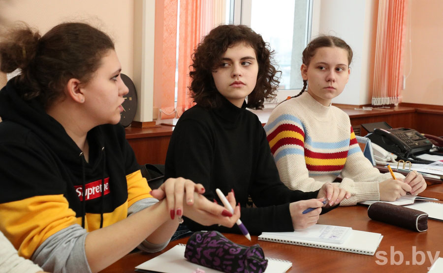 Ольга Сацюк из Кобрина на встрече с юными журналистами