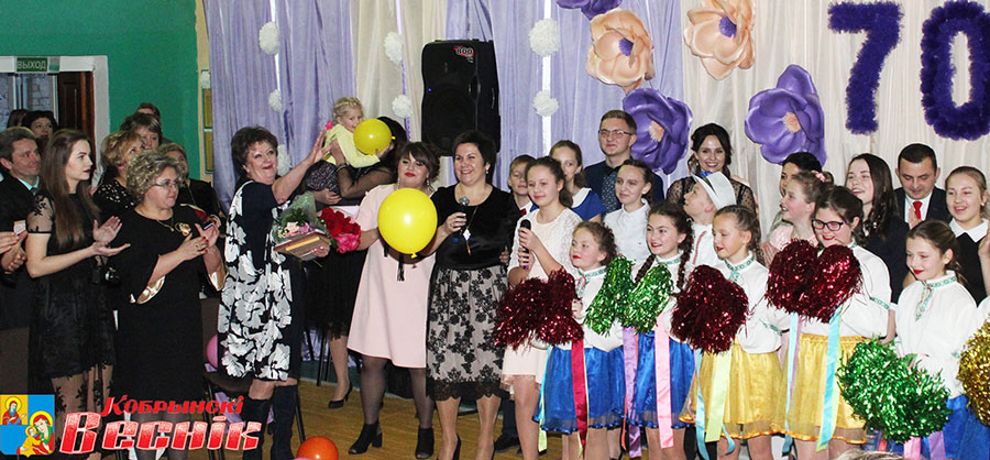 на сцэне – педагогі Кіселявецкага дзіцячага садка-сярэдняй школы