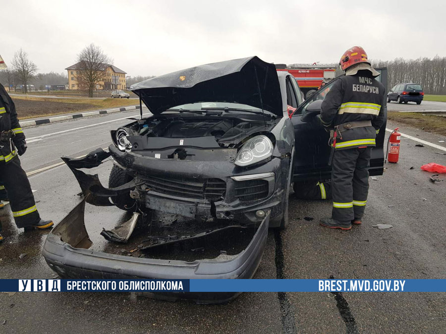Авария на трассе М1 недалеко от Кобрина