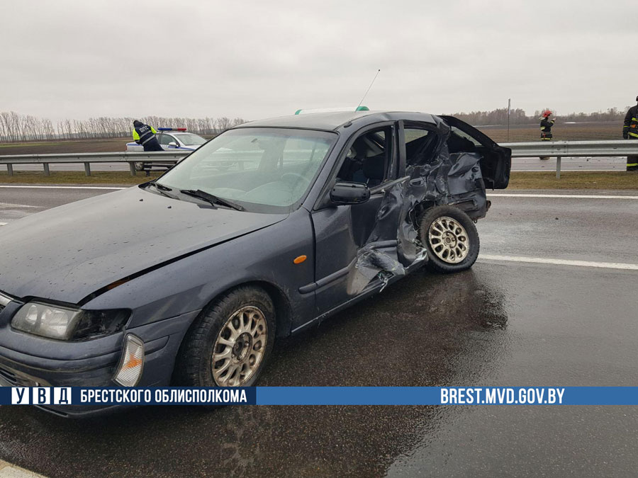 Авария на трассе М1 недалеко от Кобрина