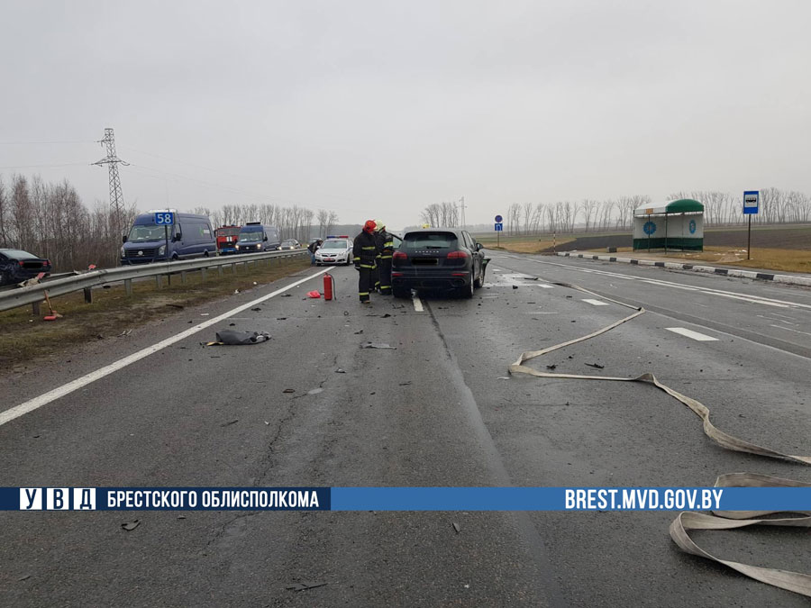 Авария на трассе М1 недалеко от Кобрина