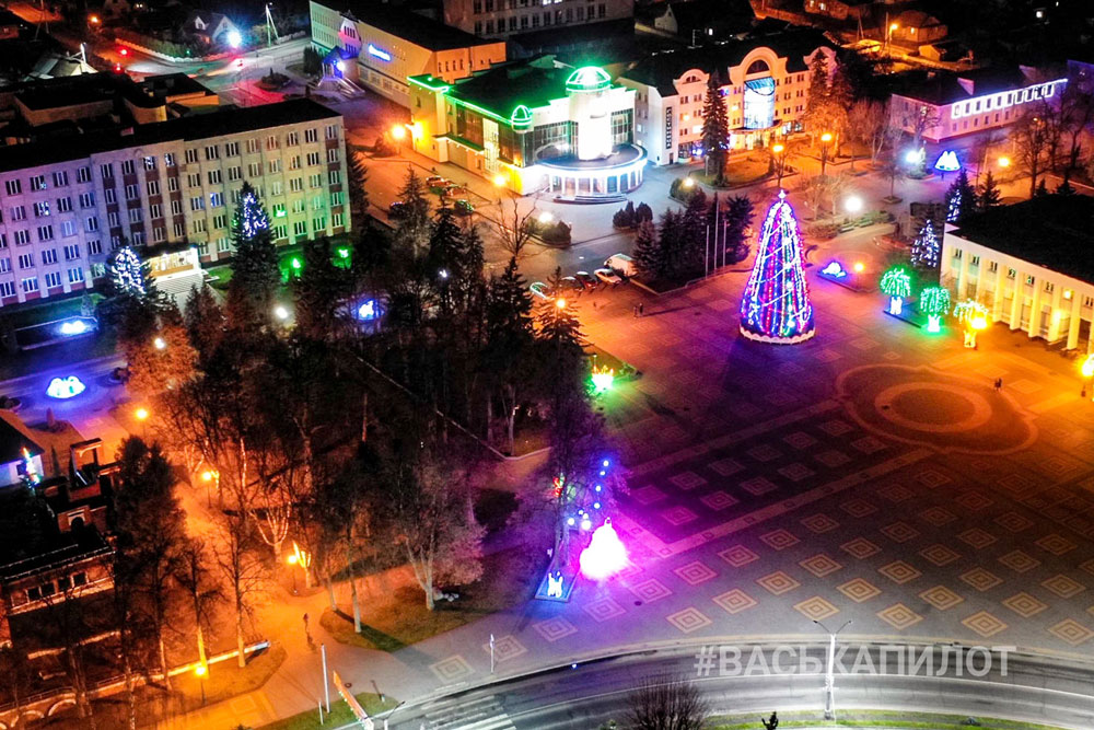 Фотографии ночного Кобрина от Васьки-пилота
