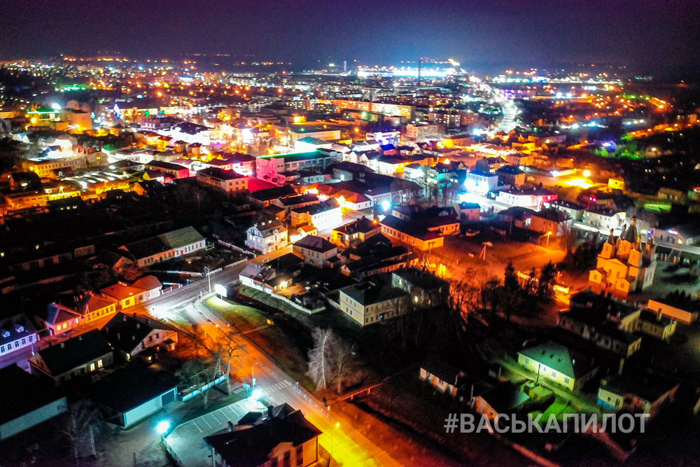 Фотографии ночного Кобрина от Васьки-пилота
