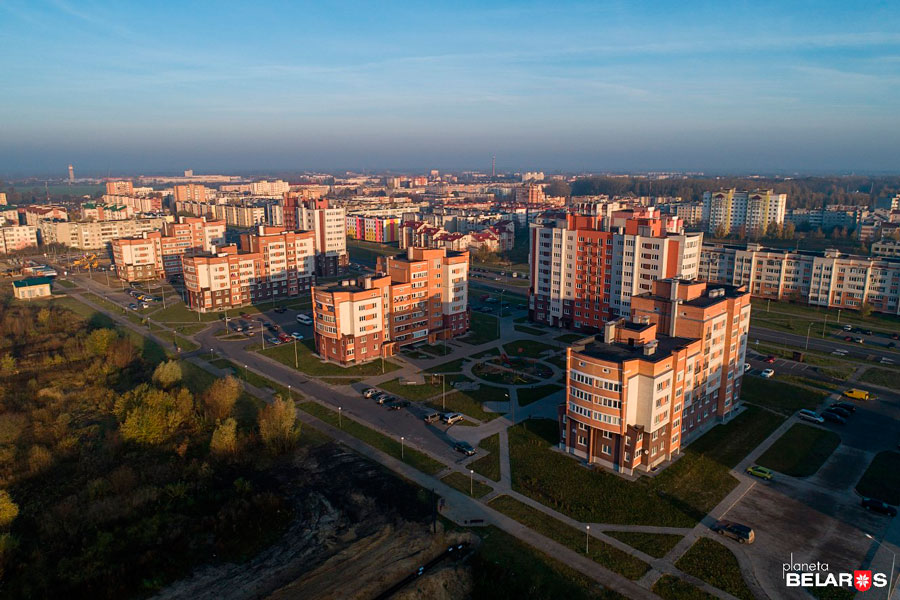 Дома вдоль улицы Дружбы.