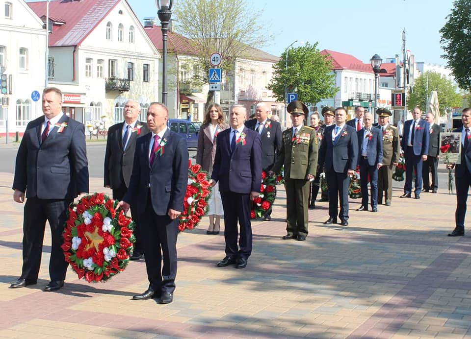 Кобрин. Возложение венков 9 мая 2020