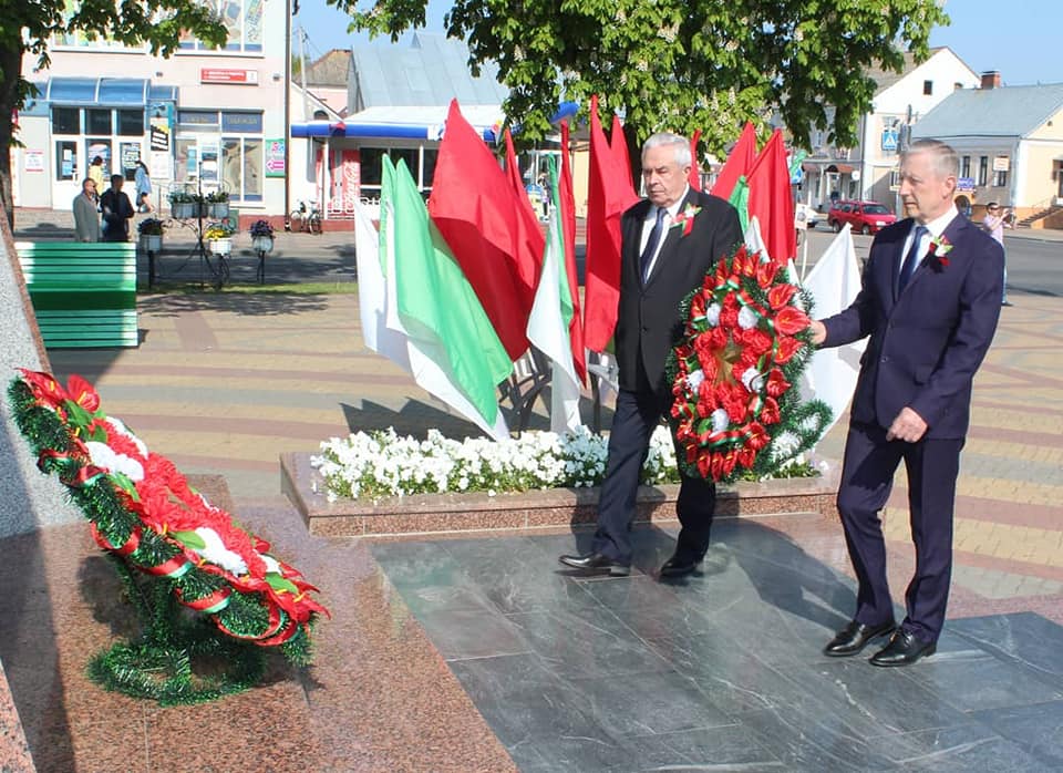 Кобрин. Возложение венков 9 мая 2020