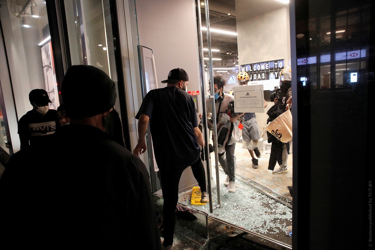 Комендантский час в Америке