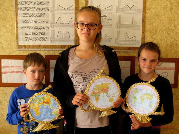 Школьники Кобрина встретились в автором статей