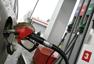 Вице-премьер объявил о возможном повышении цены на топливо