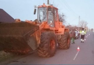 Погрузчик наехал на пенсионера в аг. Дивин