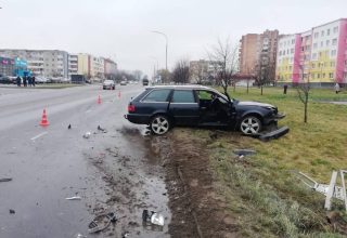 В Кобрине «Ауди» протаранила забор