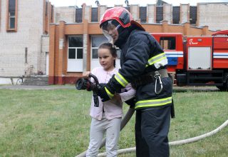 Кобринский РОЧС посетил лагерь «Волна»