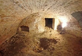 Старое захоронение обнаружили в подвале церкви на Кобринщине