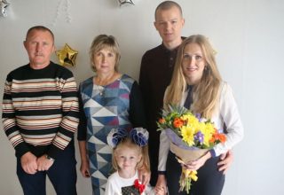 «От радости выскочили из машины и стали кричать!» Молодая семья из Кобрина выиграла квартиру от «Евроопт»