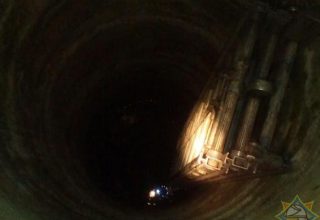 В Пинском районе женщина провалилась в пятиметровый колодец