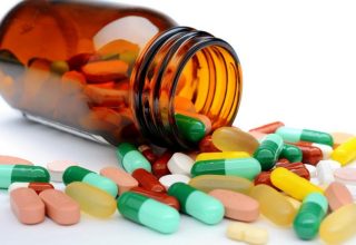 Как правильно перевезти лекарство через границу