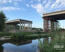 В Кобрине строят новый мост со смотровой площадкой