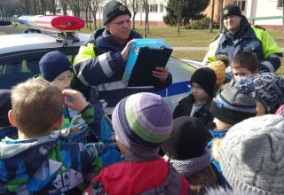 Гости из Кобринского РОВД в школе №7 желанные