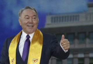 Президент Казахстана Нурсултан Назарбаев ушел в отставку