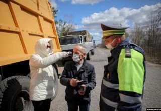 Как между Лунинцем и Пинском работают посты милиции и медиков