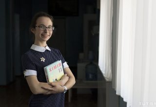 Девочка из сельской школы набрала при поступлении 398 баллов из 400