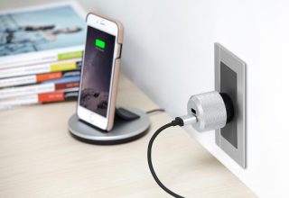 А вы отключаете зарядное устройство от сети?