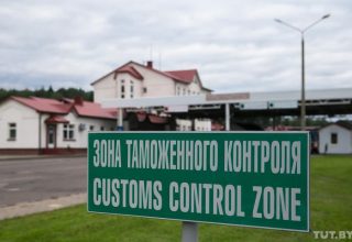 Житель Каменецкого района спрятал в носках от таможенников 509 цепочек