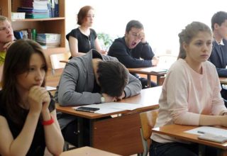 Должны ли учителя сообщать родителям о том, что в классе COVID-19?