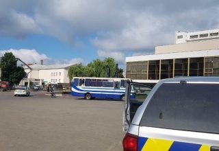 В Луцке террорист захватил автобус с заложниками