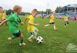 В Кобрине прошел фестиваль «Папа, мама, я — футбольная семья»