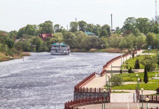 Набережная, парк с амфитеатром и нетипичные новостройки