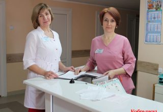 У цёплых руках акушэра ў Кобрынскім раддоме