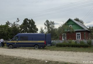 Убившему милиционера мужчине предъявлено обвинение. Второй пострадавший в тяжелом состоянии