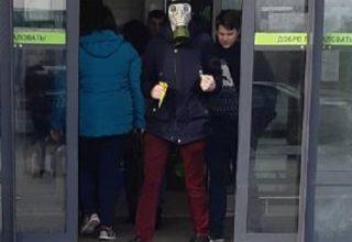 Как не подхватить коронавирус, показал в Евроопте житель Кобрина