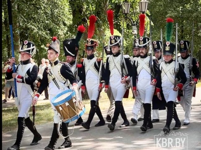 В Кобрине воскресили победу 1812 года на фестивале реконструкции