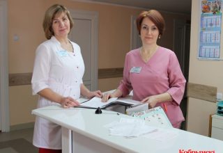 У цёплых руках акушэра ў Кобрынскім раддоме