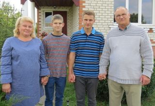 Американец поселился в деревеньке Кобринского района и зовет из США своих детей
