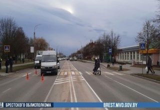 В Кобрине по улице Дзержинского наезд на 10-летнюю девочку-пешехода