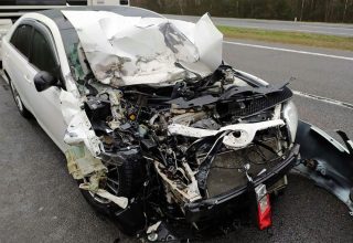Водитель отвлекся и въехал в попутную машину