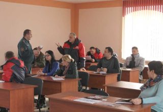 Безопасность-это важно!  Акция в Кобрине продолжается