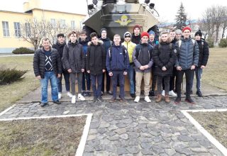 Кобринские школьники побывали на сборах «Призывник 2020»