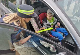 Кобринские водители ответственно относятся к перевозке детей