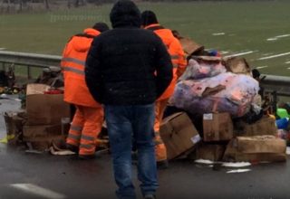 Видеофакт: В Кобрине горит фура на мосту