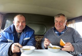 Питание механизаторов в горячий период в Кобринском районе