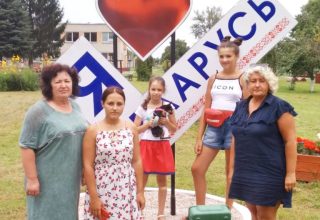 Остановка «Букварь» и палитра клумб в Кобрине и районе