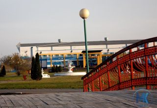 Кобринская ледовая арена приглашает