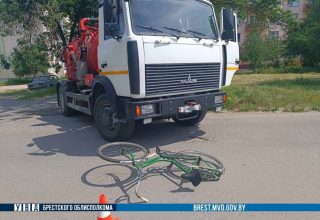 МАЗ совершил наезд на велосипедиста в Кобрине