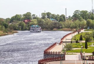 Набережная, парк с амфитеатром и нетипичные новостройки